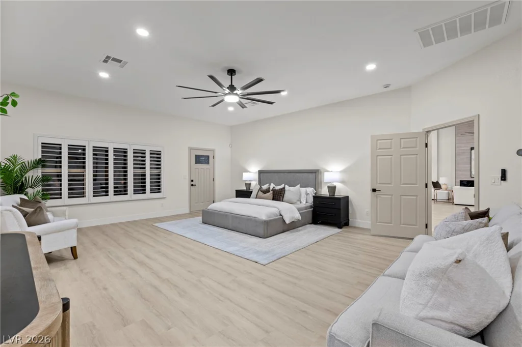 7540 Crystal Cave, Las Vegas, NV 89117