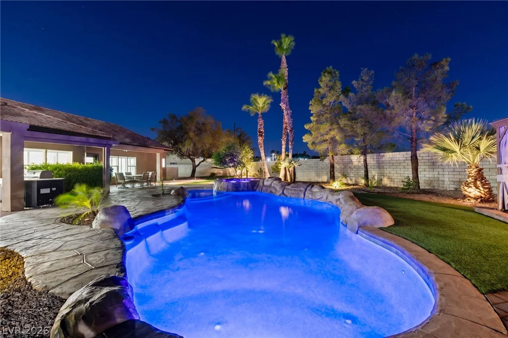 7540 Crystal Cave, Las Vegas, NV 89117