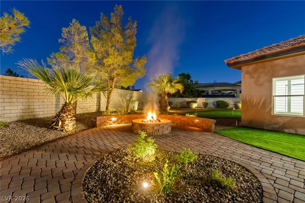 7540 Crystal Cave, Las Vegas, NV 89117