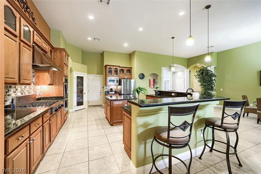 6831 Rose River Falls, Las Vegas, NV 89131