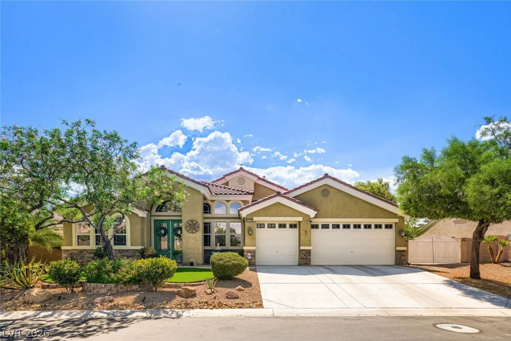 6831 Rose River Falls, Las Vegas, NV 89131