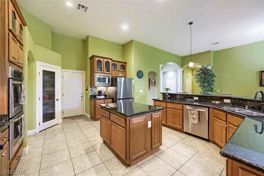 6831 Rose River Falls, Las Vegas, NV 89131
