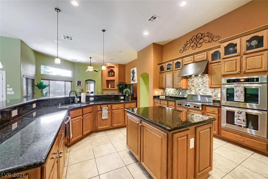 6831 Rose River Falls, Las Vegas, NV 89131
