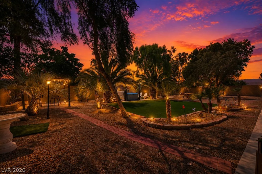 6831 Rose River Falls, Las Vegas, NV 89131