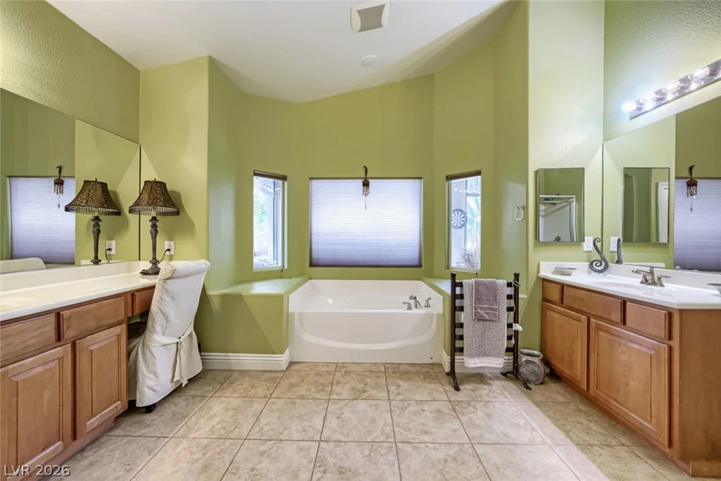 6831 Rose River Falls, Las Vegas, NV 89131