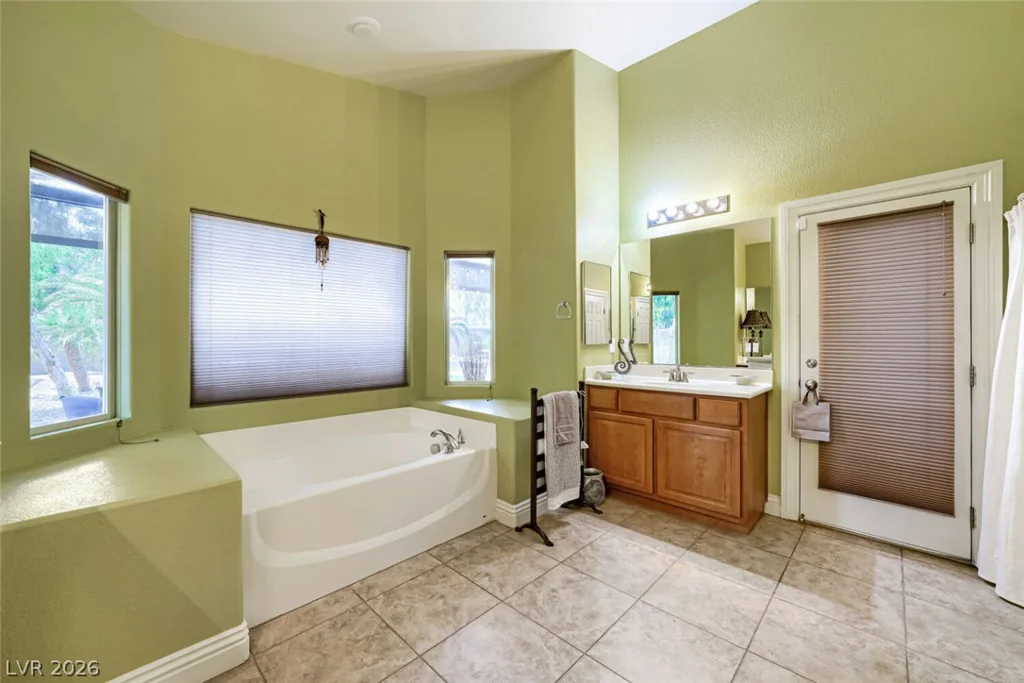 6831 Rose River Falls, Las Vegas, NV 89131
