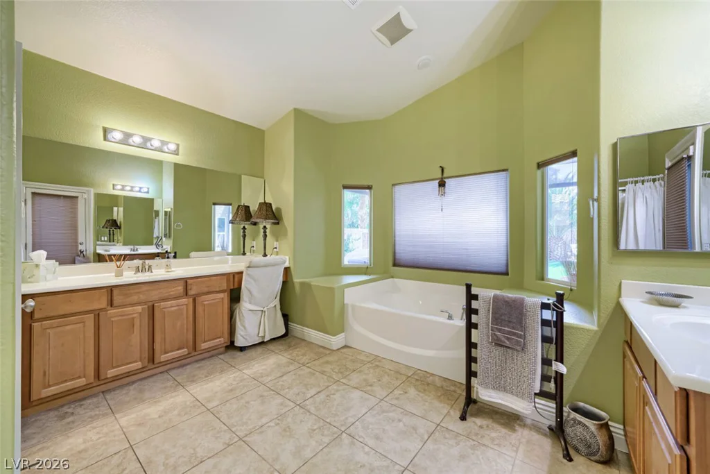 6831 Rose River Falls, Las Vegas, NV 89131
