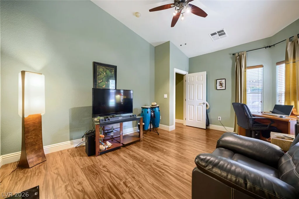 6831 Rose River Falls, Las Vegas, NV 89131