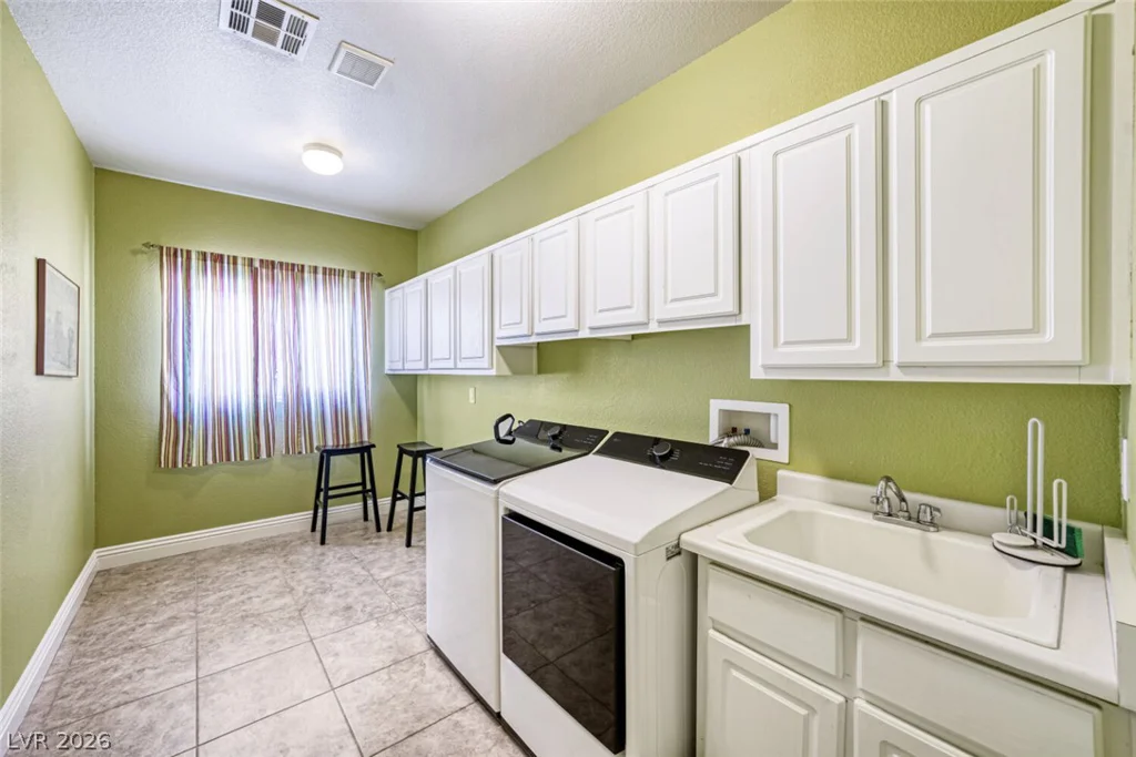 6831 Rose River Falls, Las Vegas, NV 89131