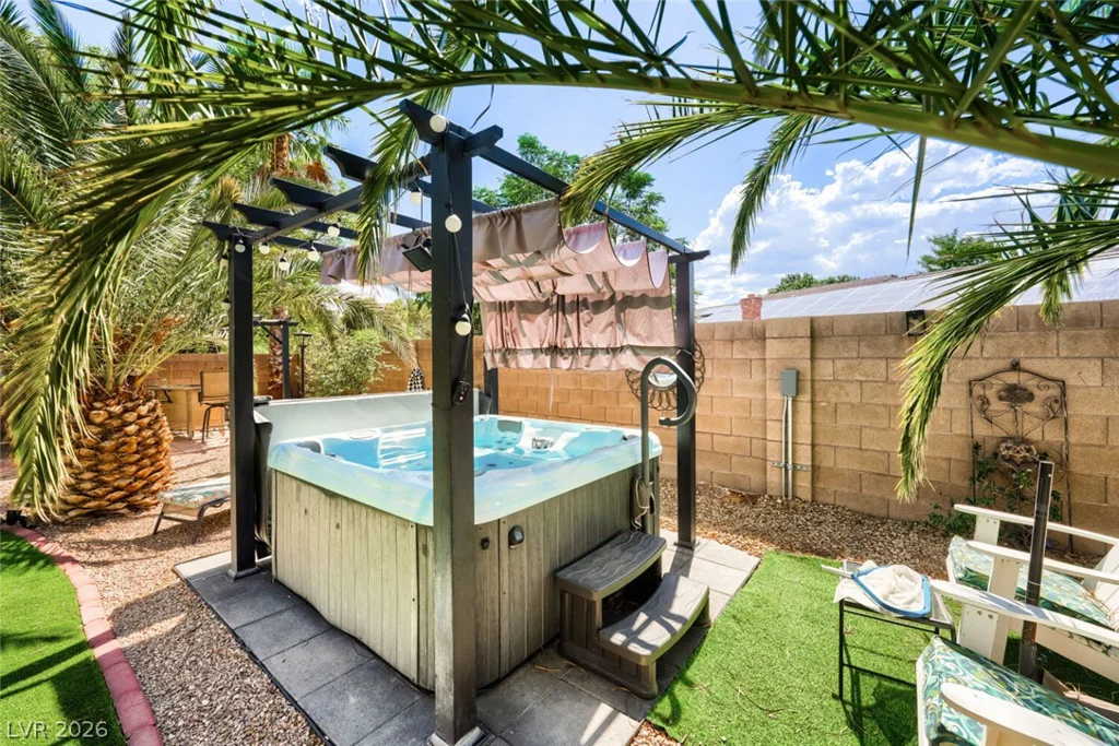 6831 Rose River Falls, Las Vegas, NV 89131