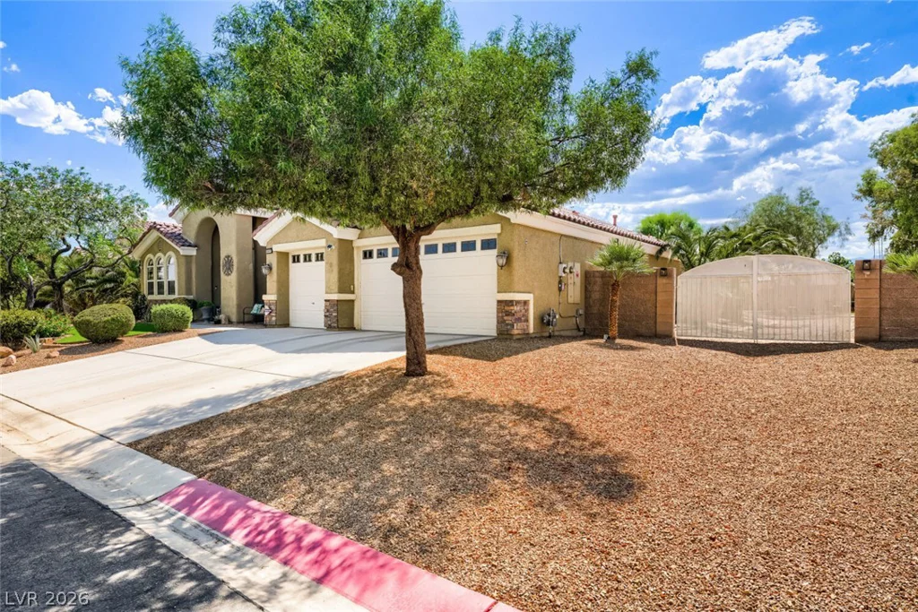 6831 Rose River Falls, Las Vegas, NV 89131