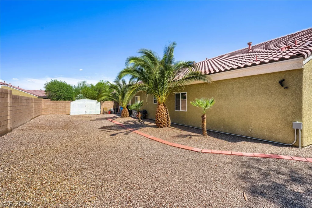 6831 Rose River Falls, Las Vegas, NV 89131