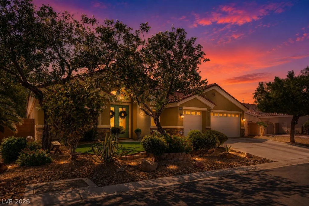 6831 Rose River Falls, Las Vegas, NV 89131