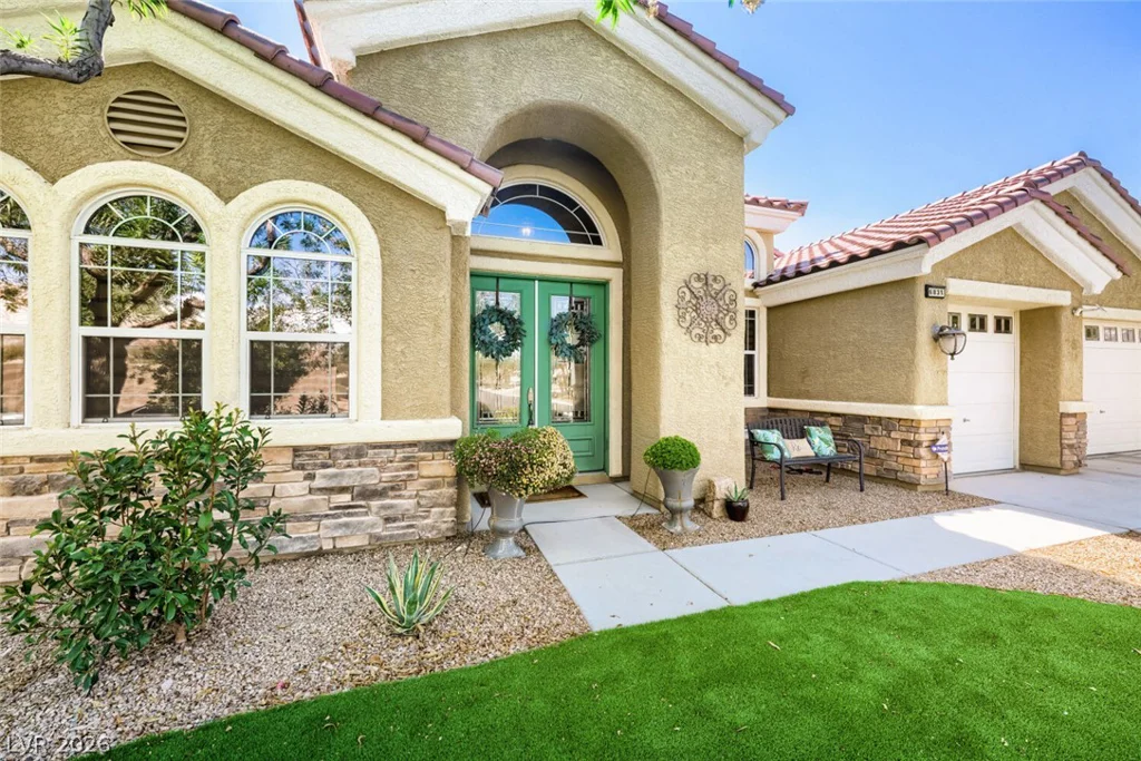 6831 Rose River Falls, Las Vegas, NV 89131