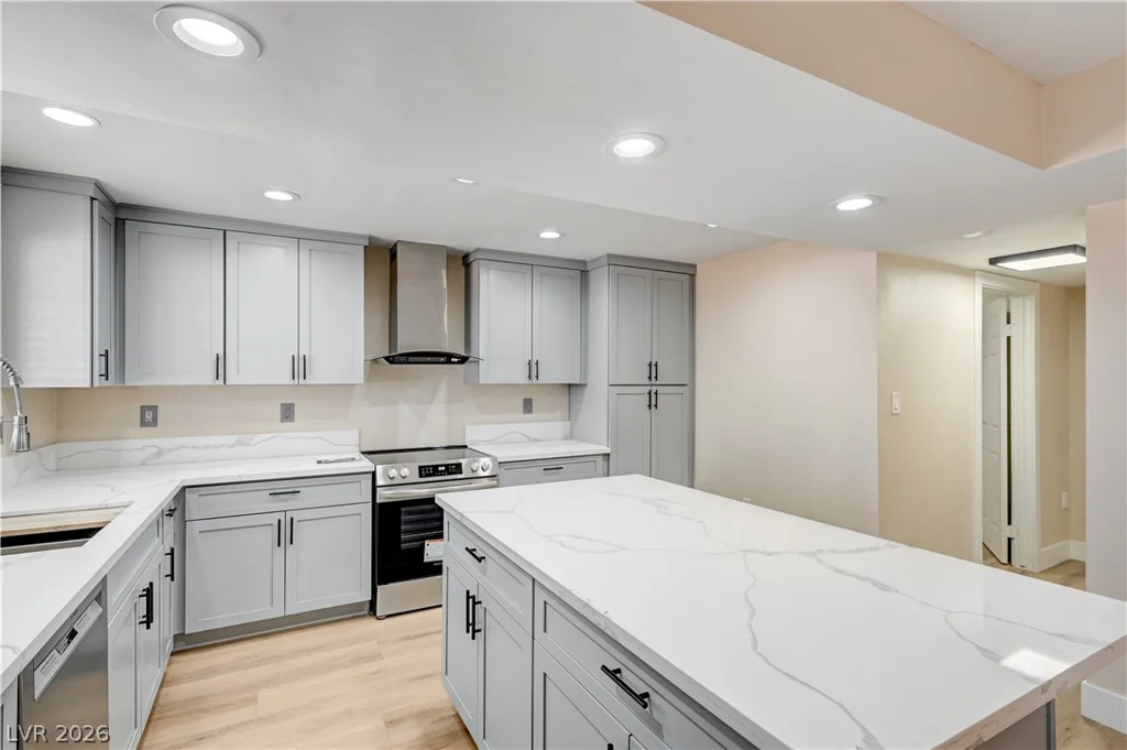 7477 Ullom, Las Vegas, NV 89139