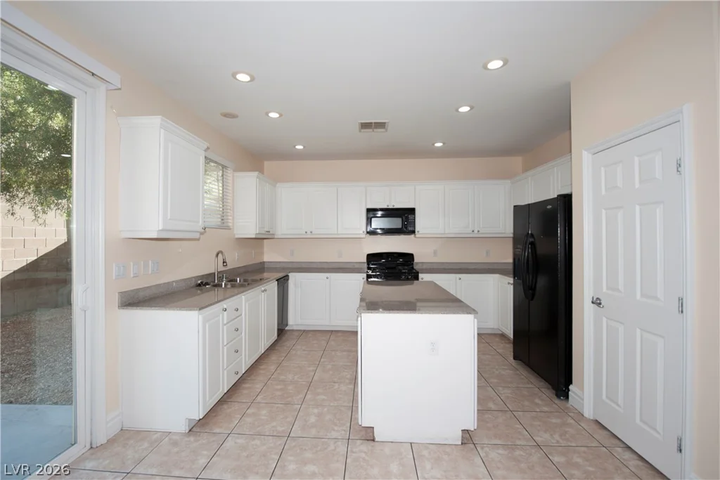 9689 Kampsville, Las Vegas, NV 89148