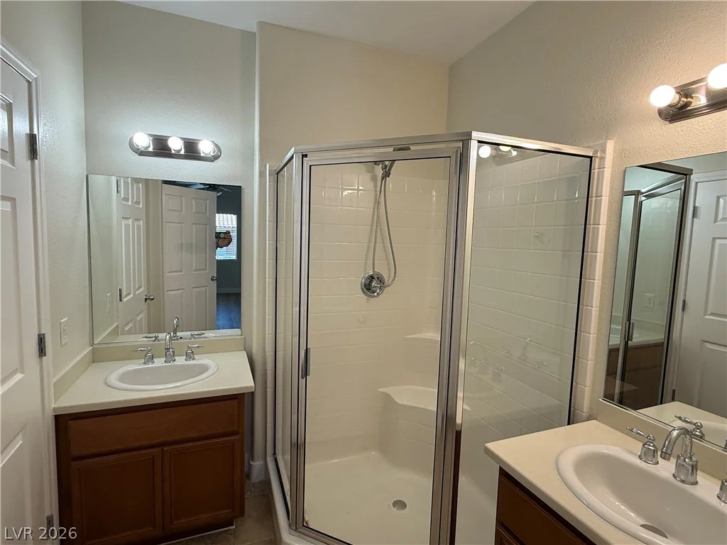 7701 Robindale, Las Vegas, NV 89113