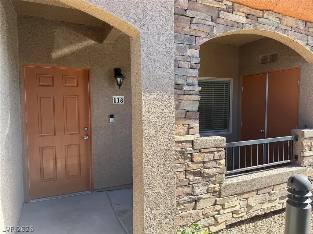 7701 Robindale, Las Vegas, NV 89113