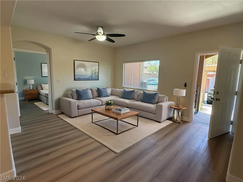 7701 Robindale, Las Vegas, NV 89113