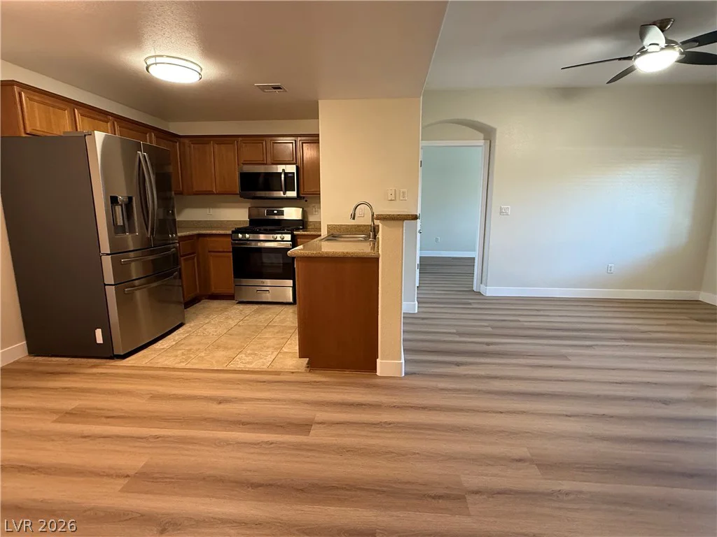 7701 Robindale, Las Vegas, NV 89113