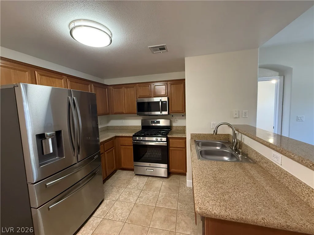 7701 Robindale, Las Vegas, NV 89113