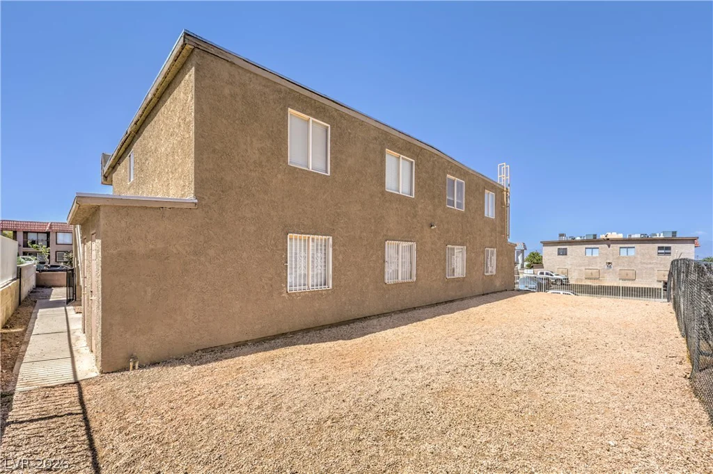 6920 Dunsbach, Las Vegas, NV 89156