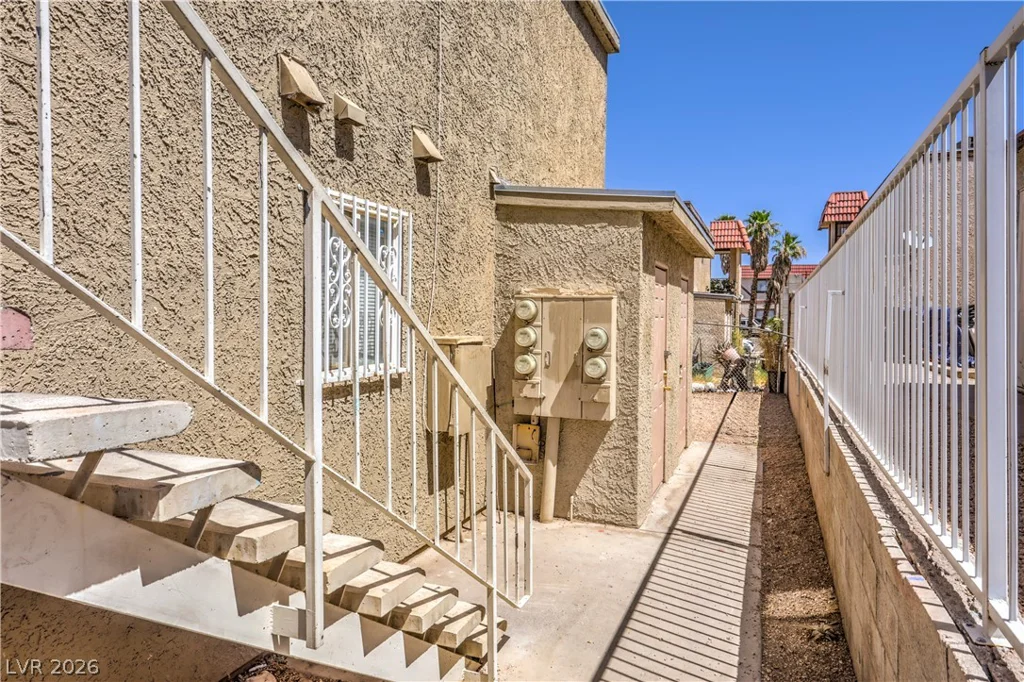 6920 Dunsbach, Las Vegas, NV 89156