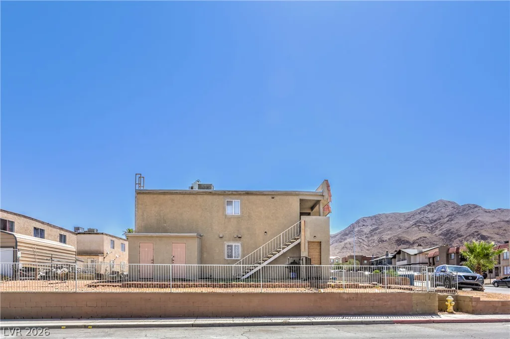 6920 Dunsbach, Las Vegas, NV 89156