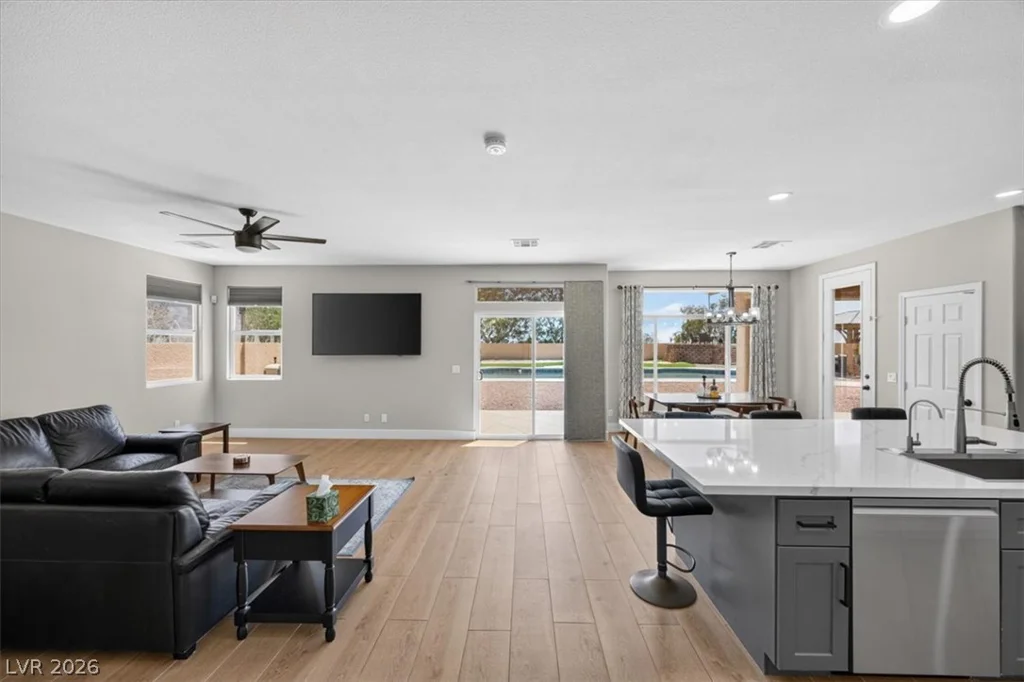9304 Empire Rock, Las Vegas, NV 89143