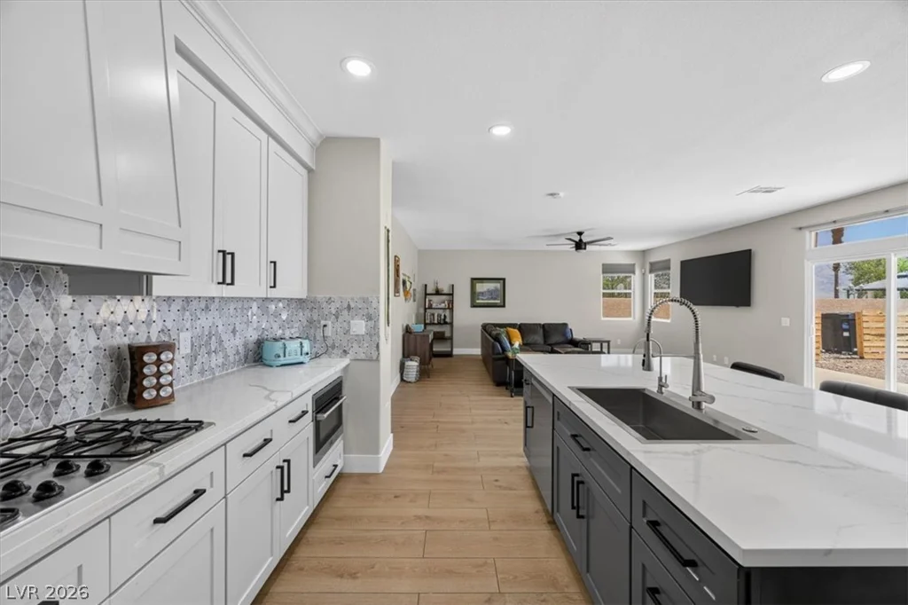 9304 Empire Rock, Las Vegas, NV 89143
