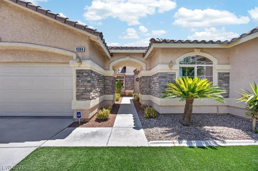 9304 Empire Rock, Las Vegas, NV 89143