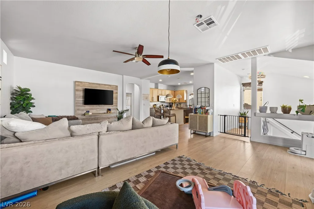 5752 Rolling Dale, Las Vegas, NV 89139