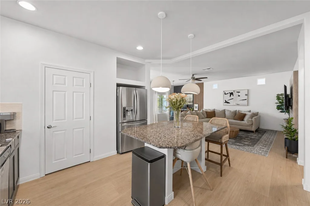 5752 Rolling Dale, Las Vegas, NV 89139