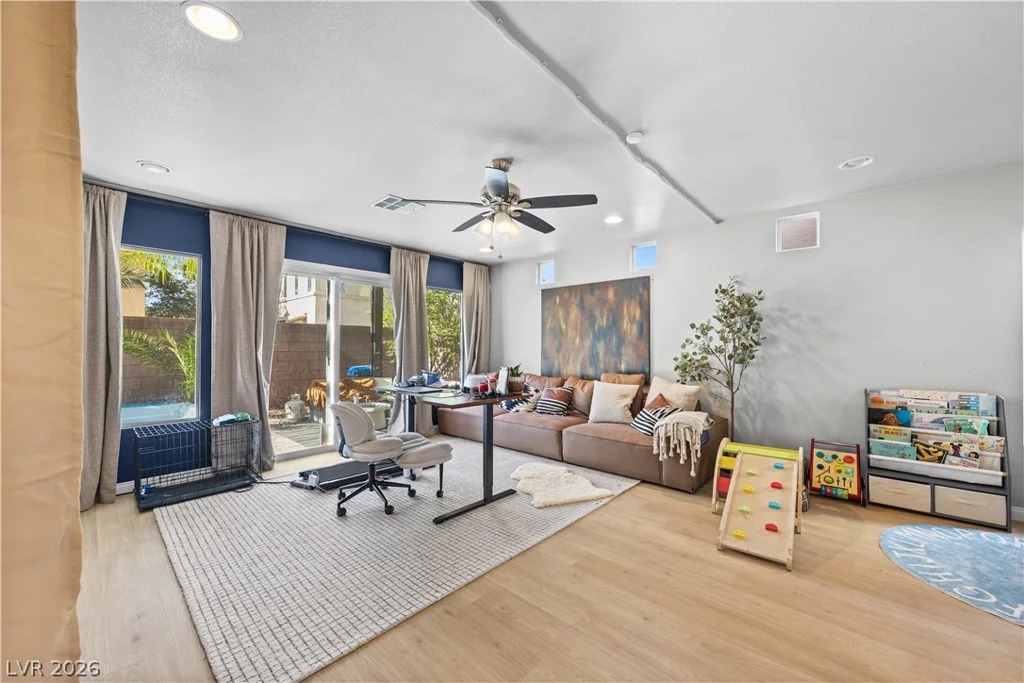 5752 Rolling Dale, Las Vegas, NV 89139