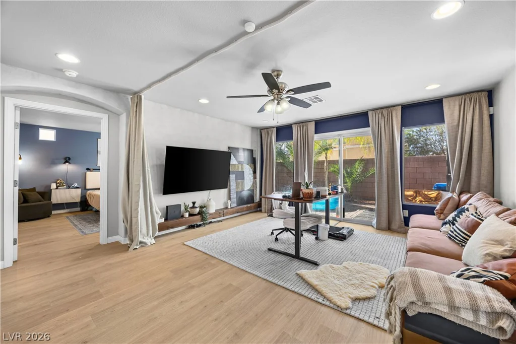 5752 Rolling Dale, Las Vegas, NV 89139