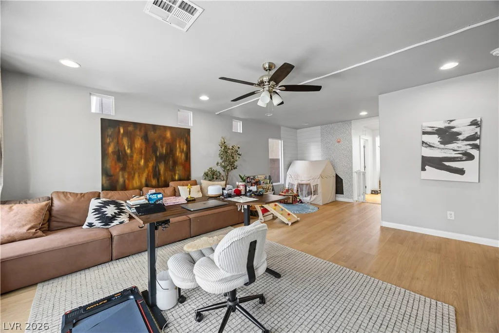 5752 Rolling Dale, Las Vegas, NV 89139