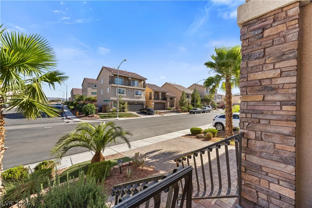 5752 Rolling Dale, Las Vegas, NV 89139