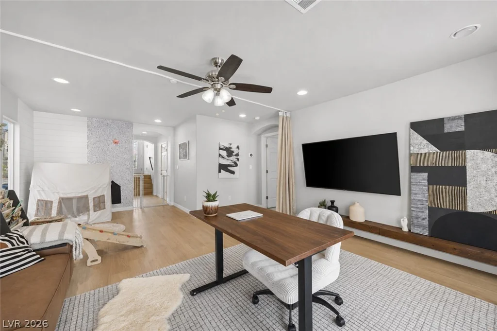 5752 Rolling Dale, Las Vegas, NV 89139