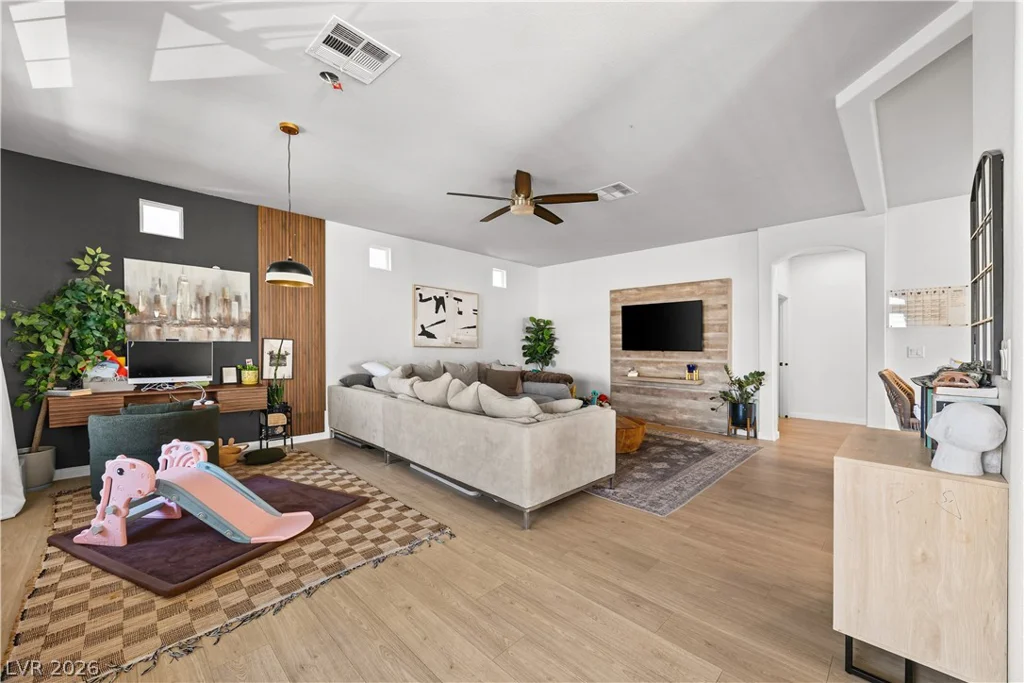 5752 Rolling Dale, Las Vegas, NV 89139