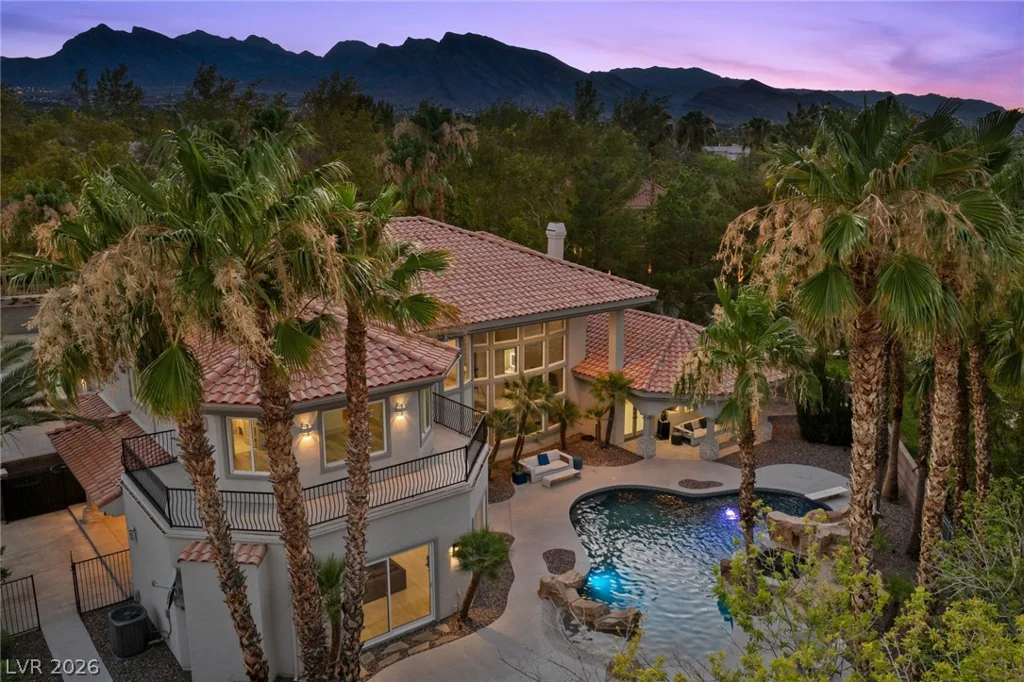 1912 Redbird, Las Vegas, NV 89134
