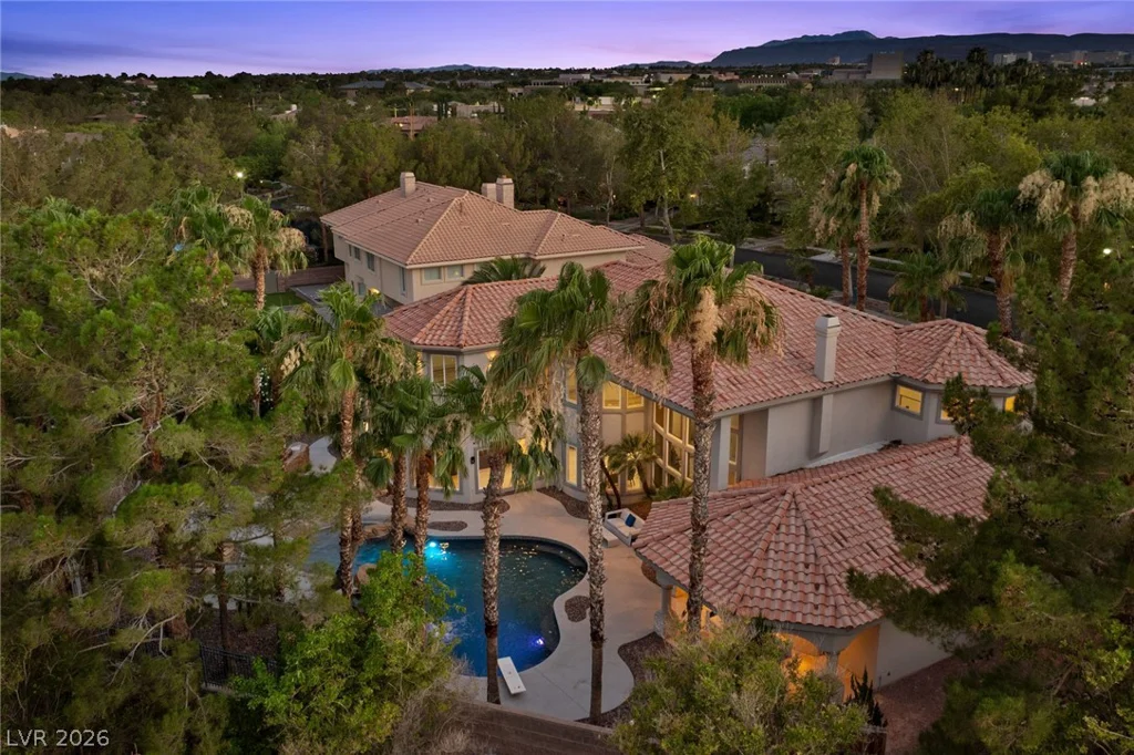 1912 Redbird, Las Vegas, NV 89134