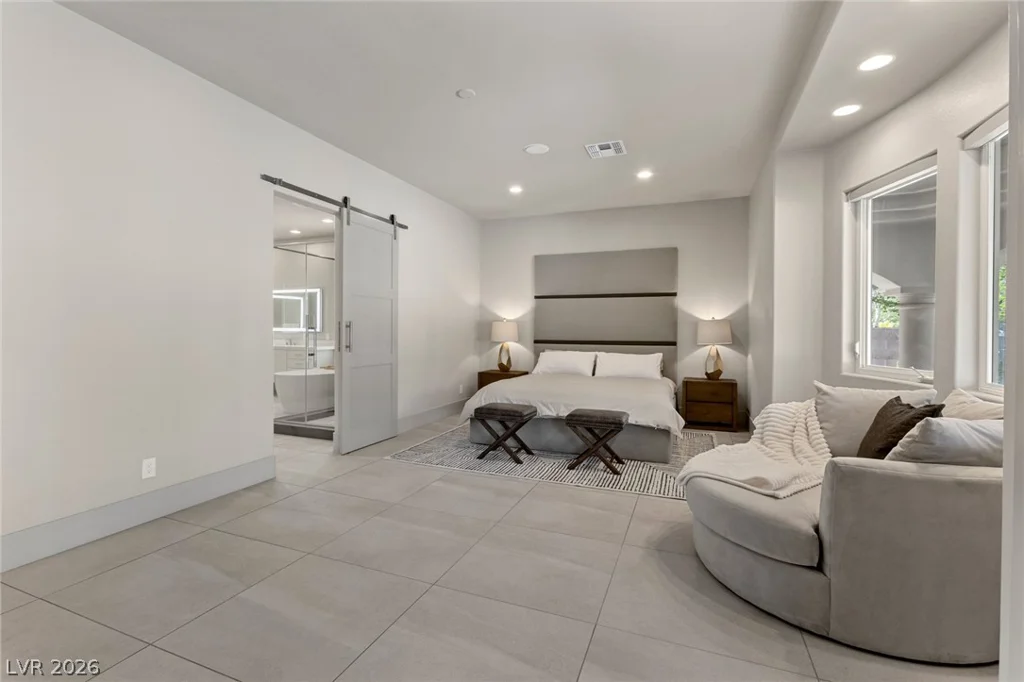 1912 Redbird, Las Vegas, NV 89134