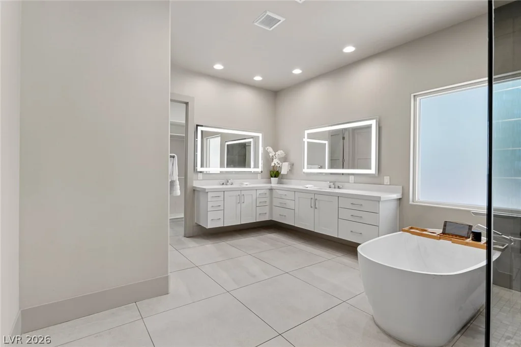 1912 Redbird, Las Vegas, NV 89134