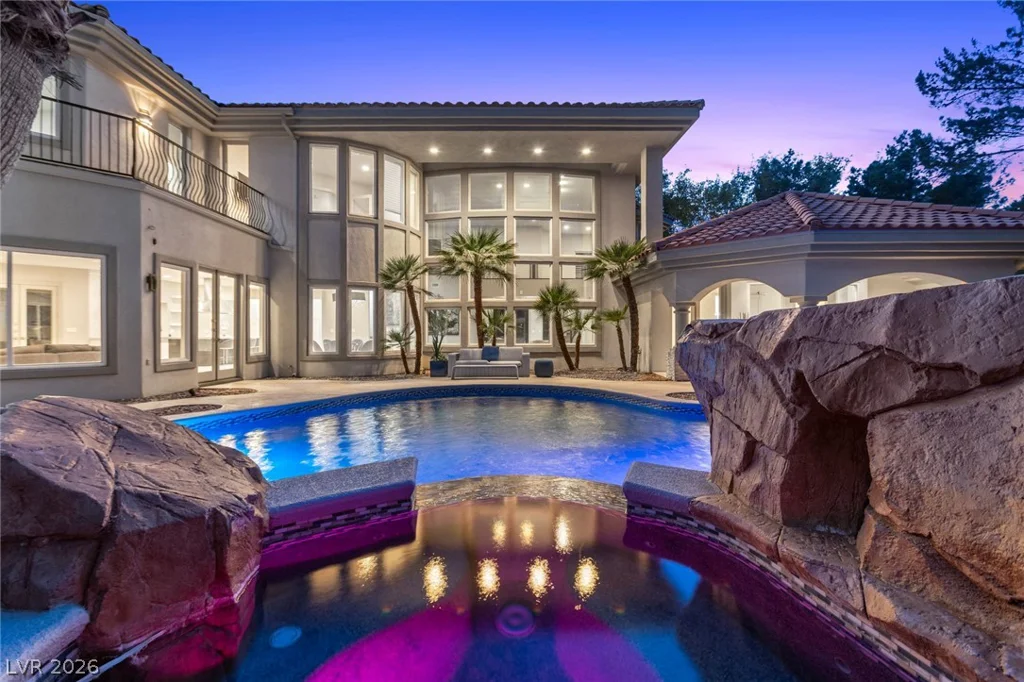 1912 Redbird, Las Vegas, NV 89134