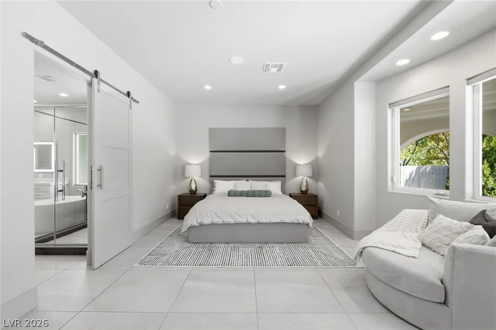 1912 Redbird, Las Vegas, NV 89134