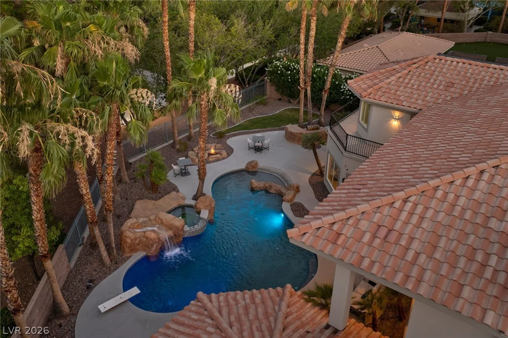 1912 Redbird, Las Vegas, NV 89134