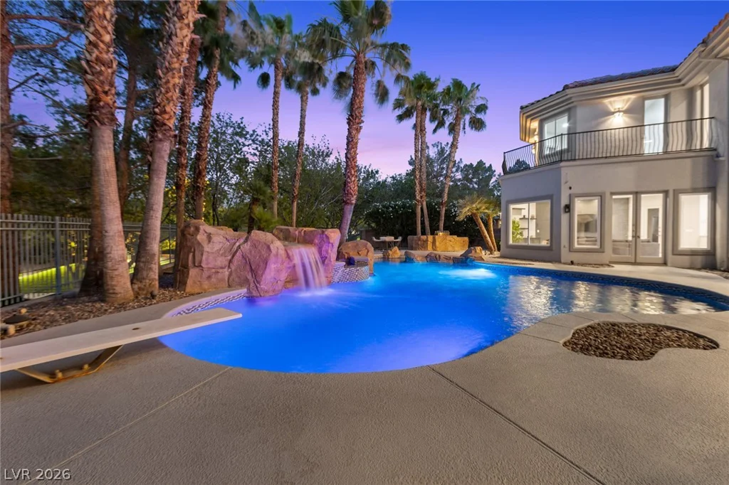 1912 Redbird, Las Vegas, NV 89134
