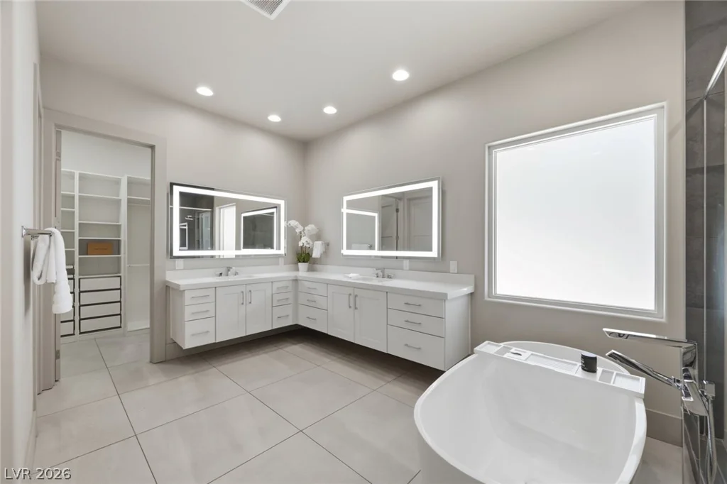 1912 Redbird, Las Vegas, NV 89134