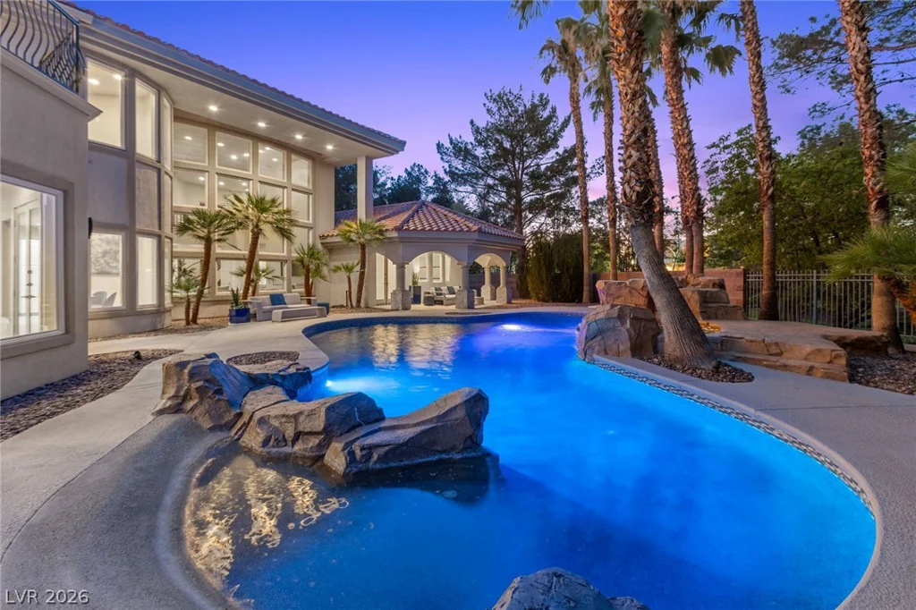 1912 Redbird, Las Vegas, NV 89134