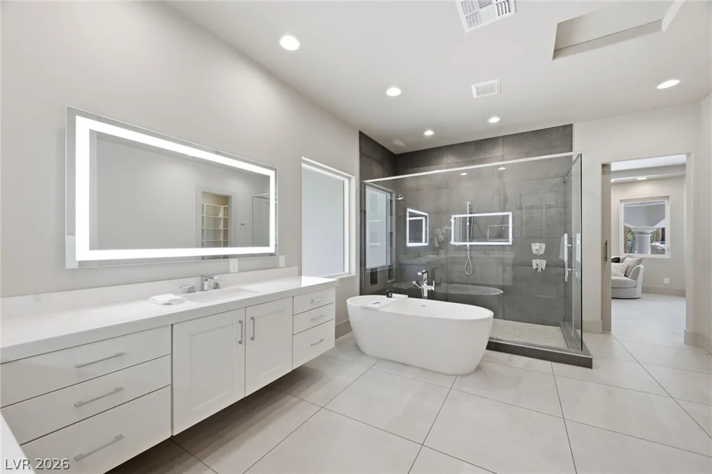 1912 Redbird, Las Vegas, NV 89134